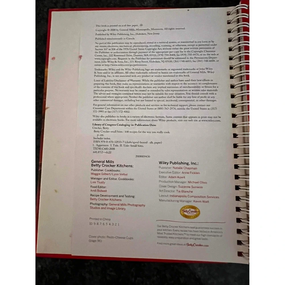 Betty Crocker Small Bites Cookbook 100 Recipes Spiral‎ Bound 2008